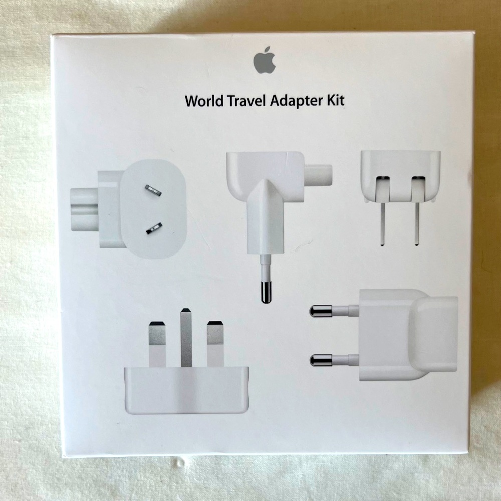Apple World Travel Adapter Kit incomplete READ